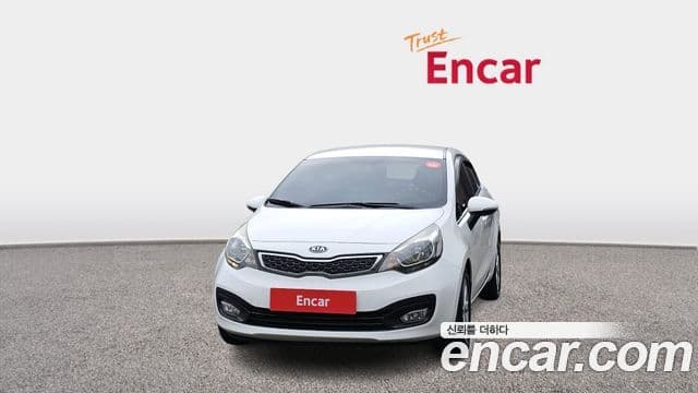 Kia All New Pride Luxury, 2013 3