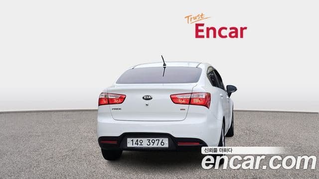 Kia All New Pride Luxury, 2013 4