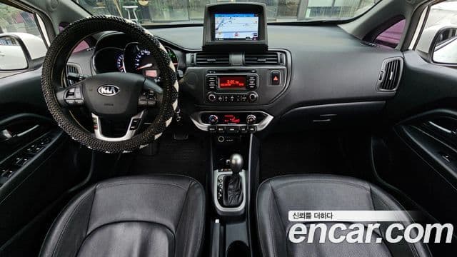 Kia All New Pride Luxury, 2013 7