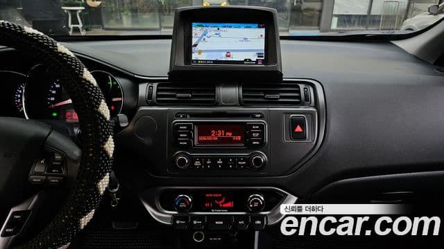 Kia All New Pride Luxury, 2013 14