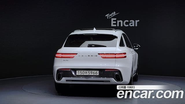 Genesis GV70, 2022 4