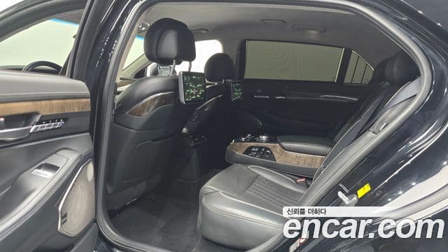 Genesis EQ900 Prestige, 2016 13