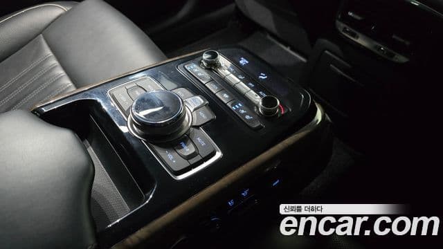 Genesis EQ900 Prestige, 2016 19