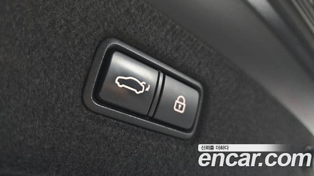 Genesis EQ900 Prestige, 2016 21