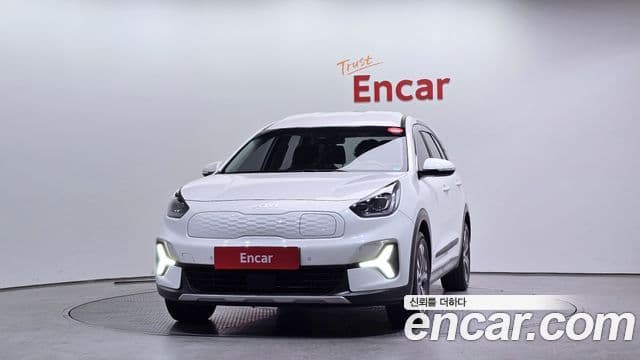 Kia Niro Plus Air (таксомоторный тип), 2023 3