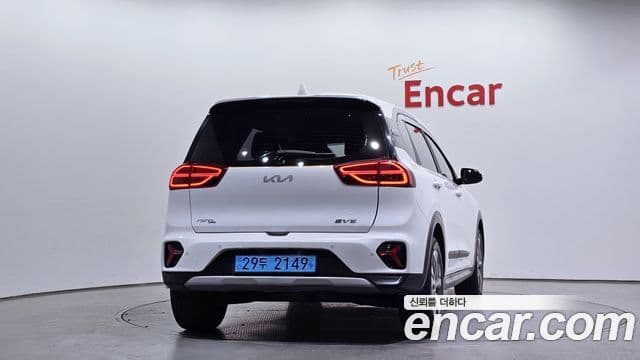 Kia Niro Plus Air (таксомоторный тип), 2023 4