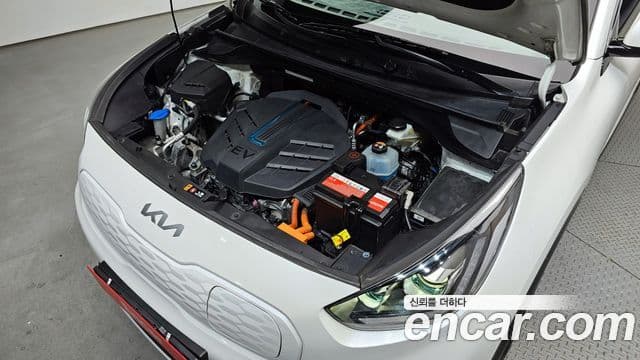 Kia Niro Plus Air (таксомоторный тип), 2023 6