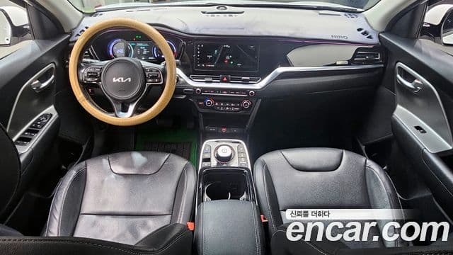 Kia Niro Plus Air (таксомоторный тип), 2023 7