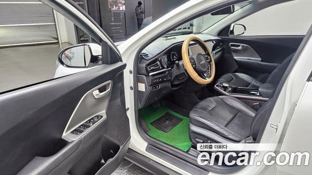 Kia Niro Plus Air (таксомоторный тип), 2023 10