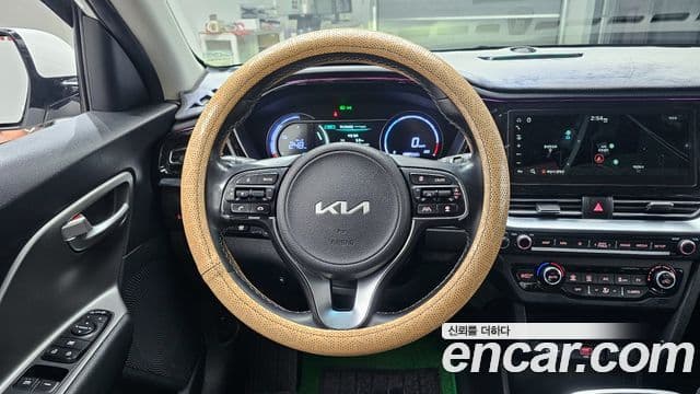 Kia Niro Plus Air (таксомоторный тип), 2023 14