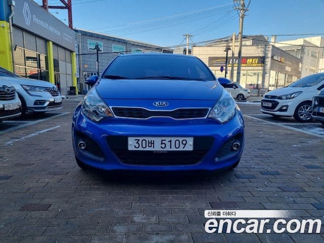 Kia All New Pride Luxury, 2013 3