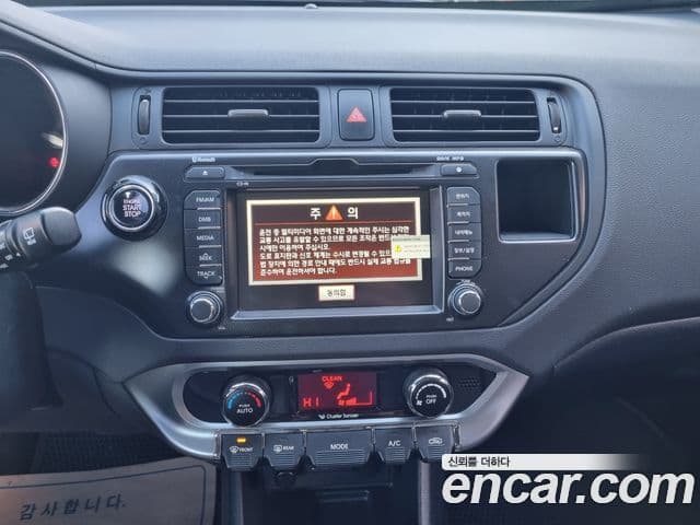 Kia All New Pride Luxury, 2013 11