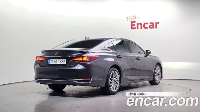 Lexus ES300h 7세대 Luxury Plus, 2023 2