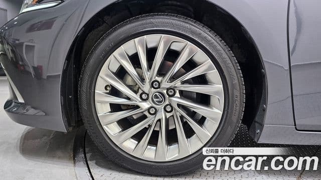Lexus ES300h 7세대 Luxury Plus, 2023 все фото