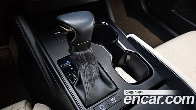 Lexus ES300h 7세대 Luxury Plus, 2023 9