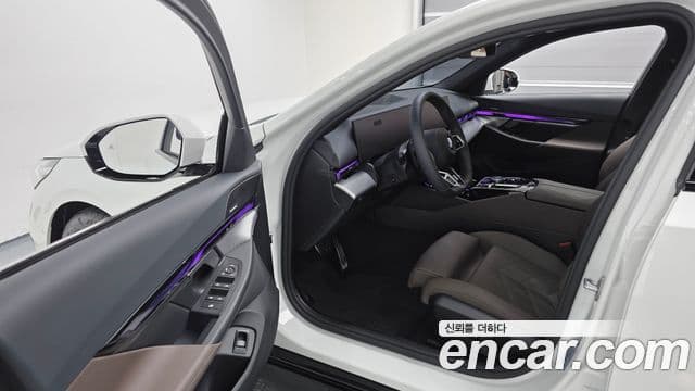 BMW 5시리즈 (G60) 520i M Sport, 2025 11