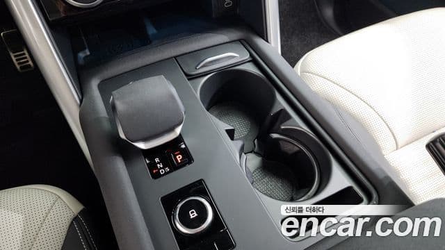Land Rover Discovery 5 P360 Dynamic HSE, 2025 9