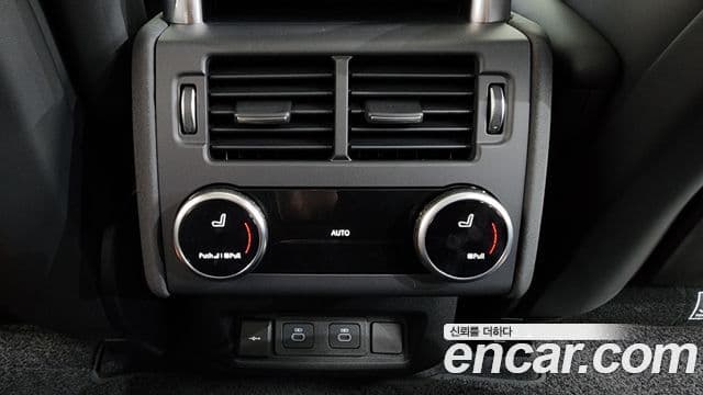 Land Rover Discovery 5 P360 Dynamic HSE, 2025 18