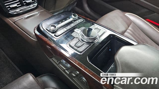 Genesis EQ900 Prestige, 2016 18