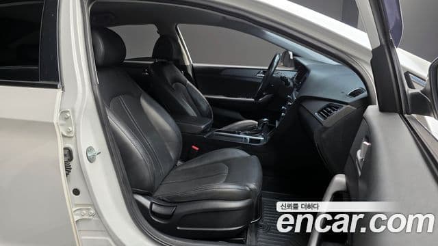 Hyundai LF Sonata Premium, 2017 8