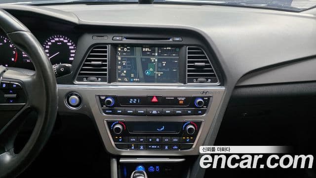 Hyundai LF Sonata Premium, 2017 17