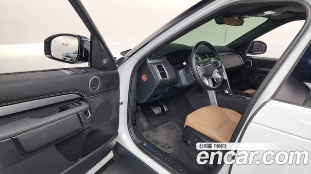 Land Rover Discovery 5 D300 Dynamic HSE, 2024 10