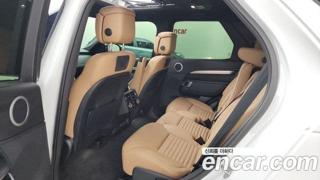 Land Rover Discovery 5 D300 Dynamic HSE, 2024 12