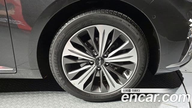 Kia K8 гибрид Signature, 2023 все фото