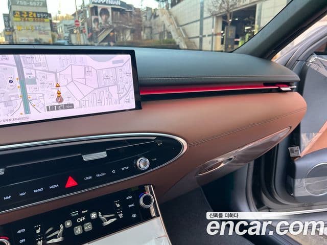 Genesis GV70, 2026 11