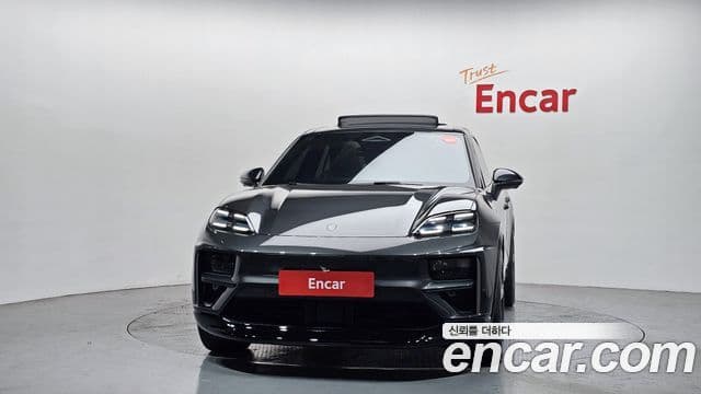 Porsche Macan EV турбо, 2025 3