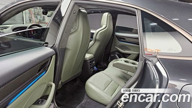 Porsche Macan EV турбо, 2025 11