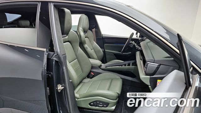 Porsche Macan EV турбо, 2025 12