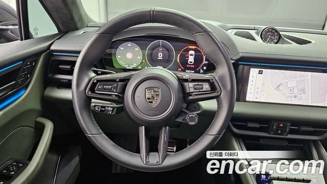 Porsche Macan EV турбо, 2025 13