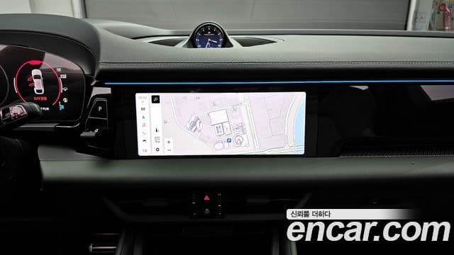 Porsche Macan EV турбо, 2025 19