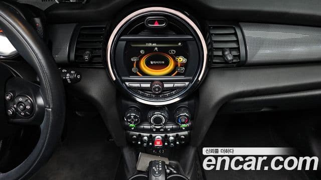 Mini Cooper D 3세대, 2016 14