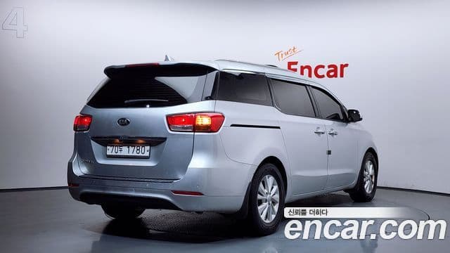 Kia All New Carnival Luxury, 2015 2