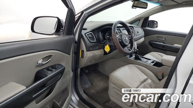 Kia All New Carnival Luxury, 2015 10