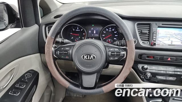 Kia All New Carnival Luxury, 2015 13