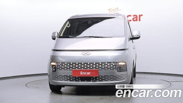 Hyundai Staria Modern, 2023 3