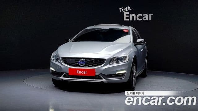 Volvo V60 Cross Country D4, 2016 3