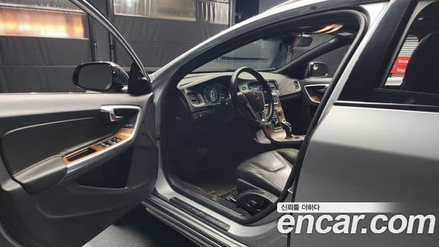 Volvo V60 Cross Country D4, 2016 10