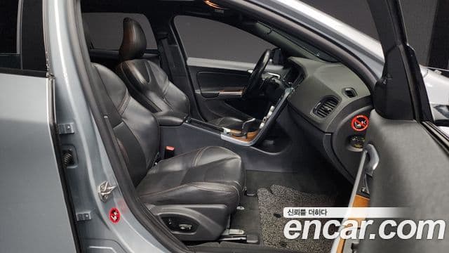 Volvo V60 Cross Country D4, 2016 11