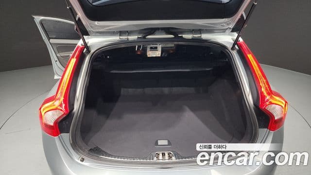 Volvo V60 Cross Country D4, 2016 20