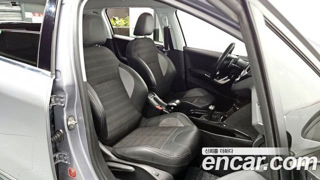 Peugeot 2008 1.6 BlueHDi Allure GC, 2018 10