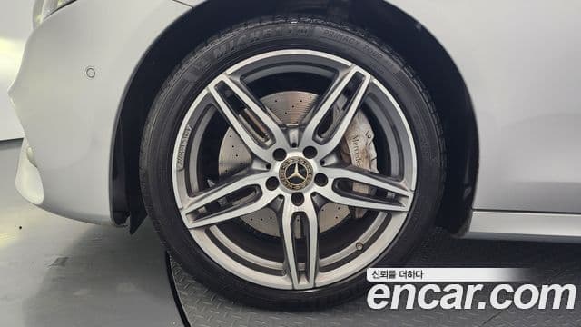 Mercedes-Benz E-класс W213 AMG Line, 2020 все фото