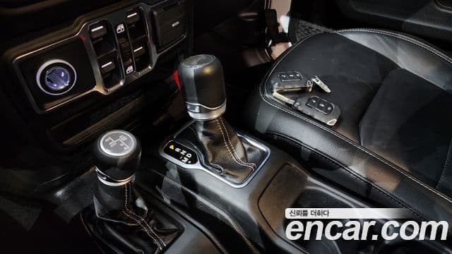 Jeep Wrangler (JL) 2.0 Overland 4도어 4xe, 2022 9