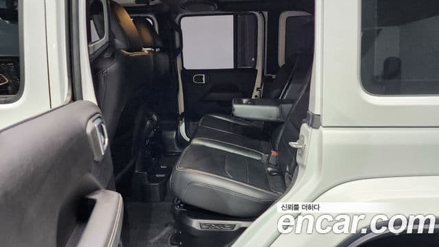 Jeep Wrangler (JL) 2.0 Overland 4도어 4xe, 2022 12