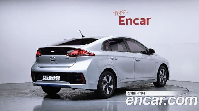 Hyundai Ioniq гибрид, 2017 2