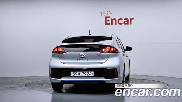 Hyundai Ioniq гибрид, 2017 4