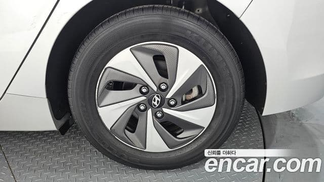 Hyundai Ioniq гибрид, 2017 все фото